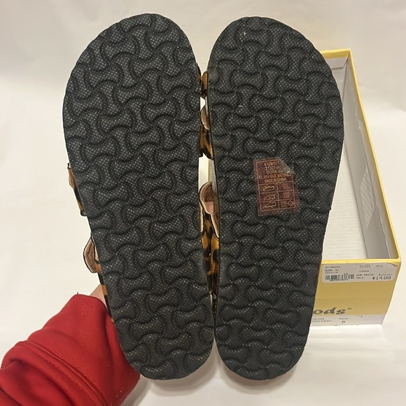 Outwoods Leopard Print Sandals - Picture 4 of 4